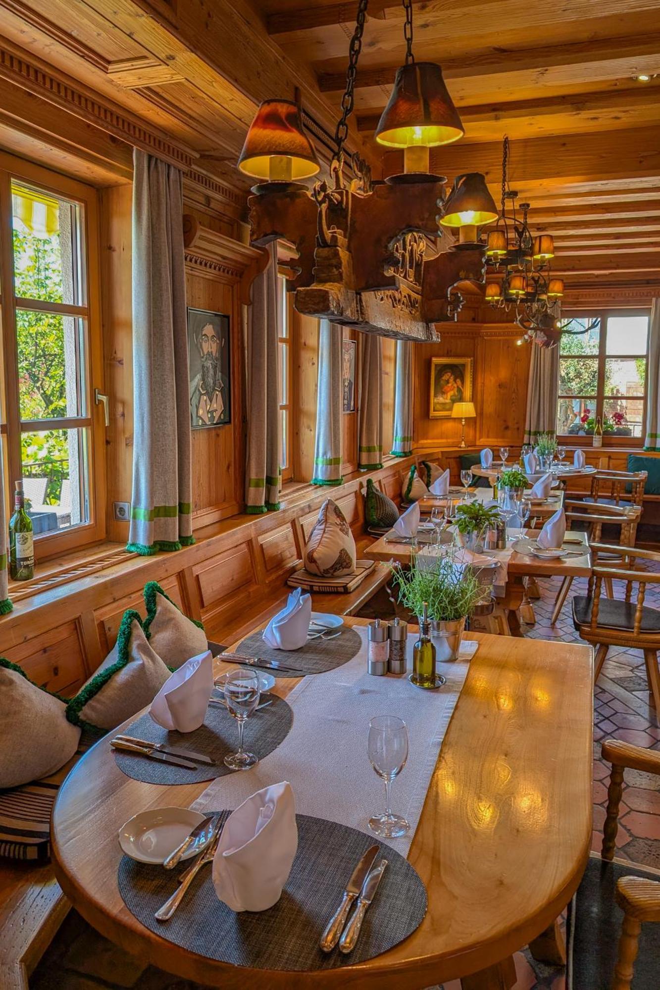 Hotel Restaurant Vinothek Lamm Bad Herrenalb Exterior foto