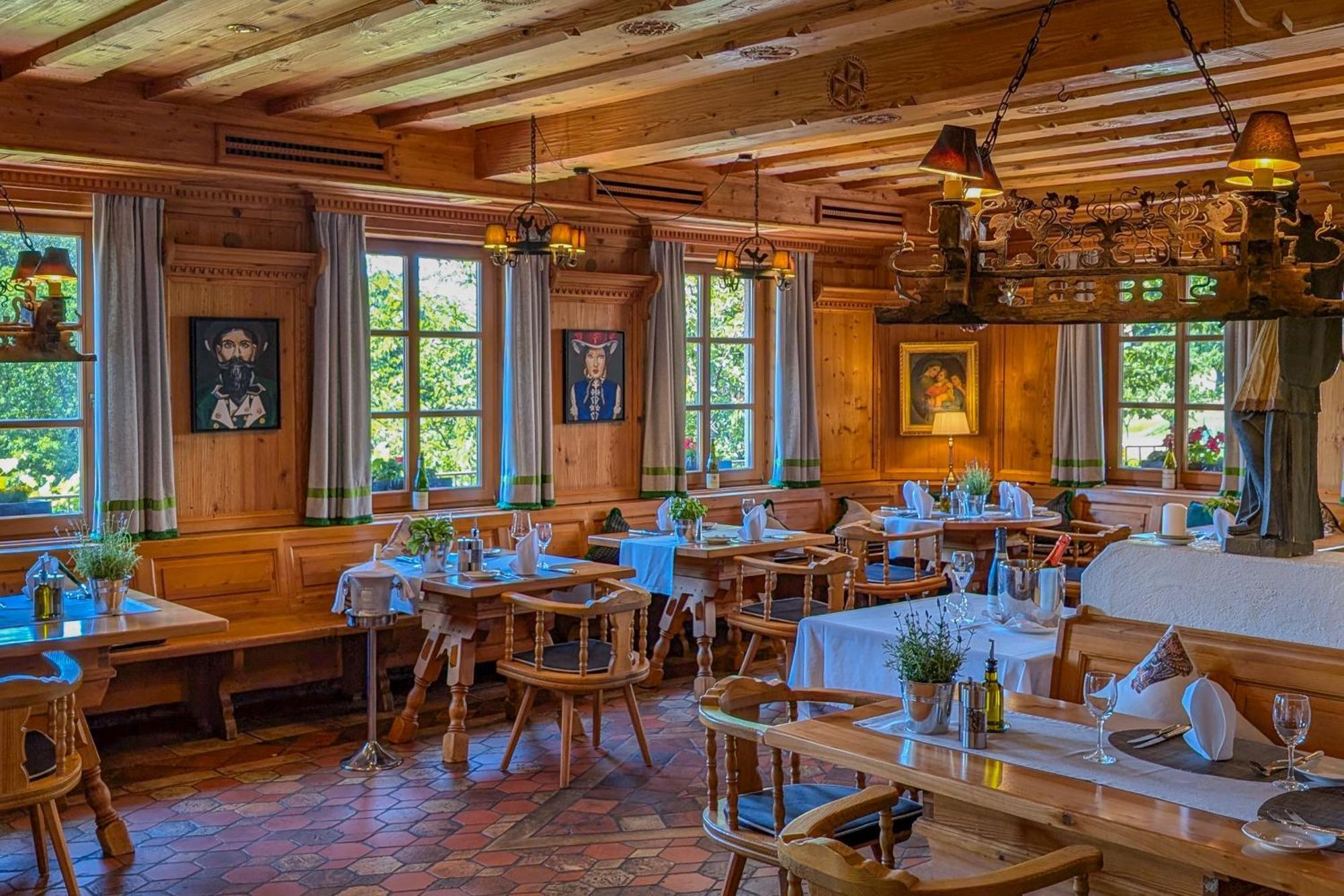Hotel Restaurant Vinothek Lamm Bad Herrenalb Exterior foto