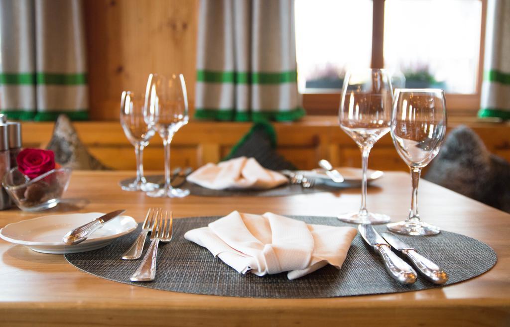 Hotel Restaurant Vinothek Lamm Bad Herrenalb Exterior foto