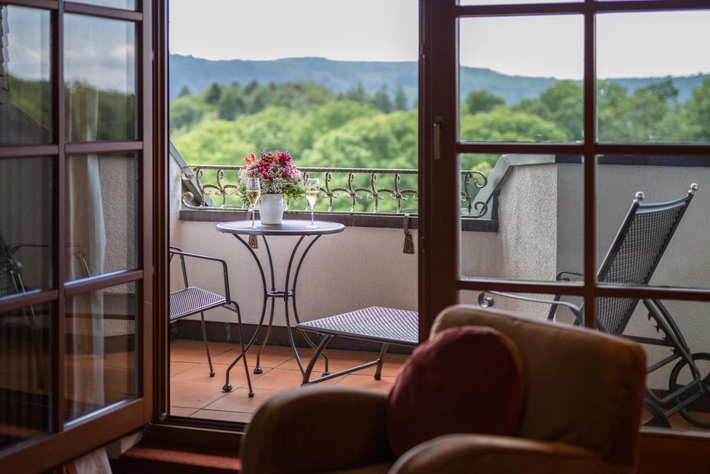Hotel Restaurant Vinothek Lamm Bad Herrenalb Exterior foto