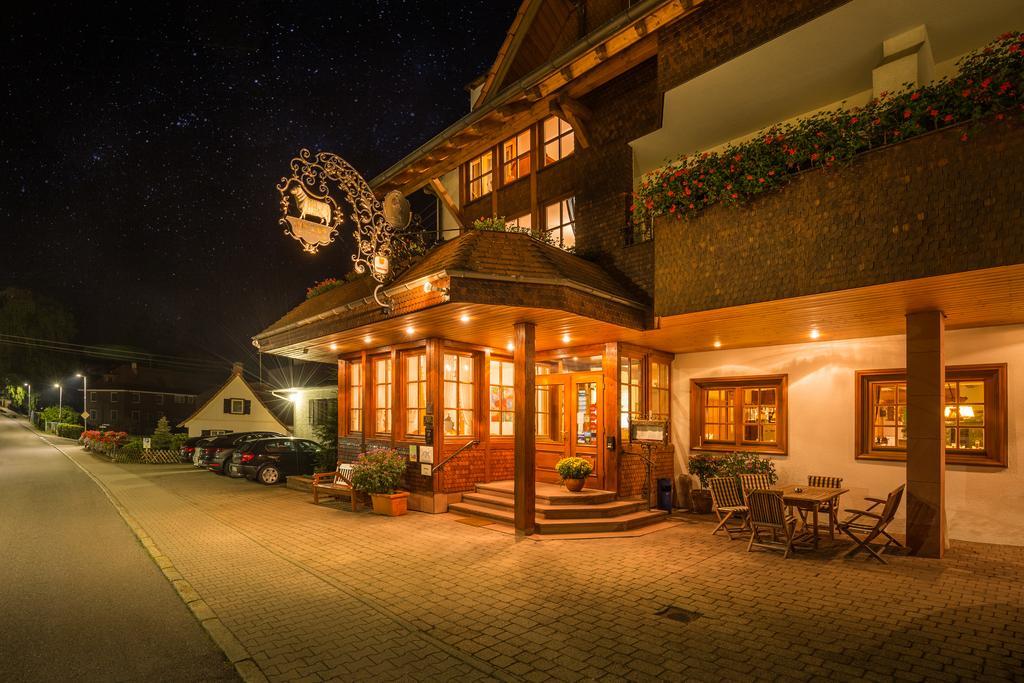 Hotel Restaurant Vinothek Lamm Bad Herrenalb Exterior foto